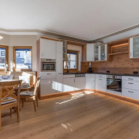 Weinberg T1 & T2 By Managers Alpesi faház *