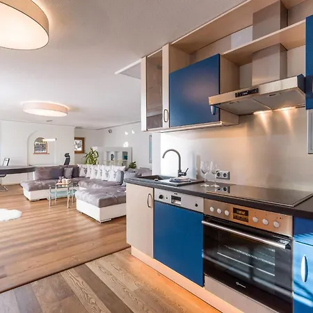 Weinberg T1 & T2 By Managers * Kirchberg in Tirol