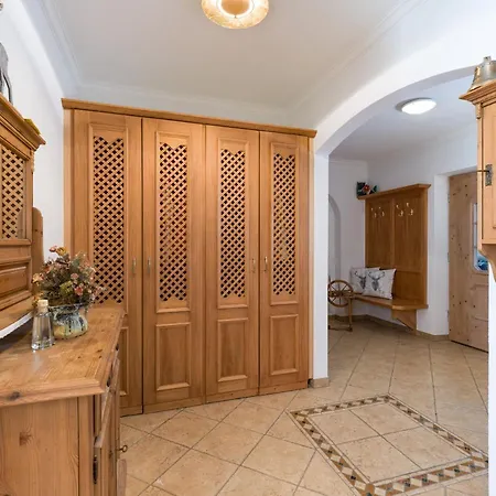 Alpstuga Weinberg T1 & T2 By Managers *