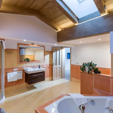 Chalet Weinberg T1 & T2 By Managers Kirchberg en Tyrol